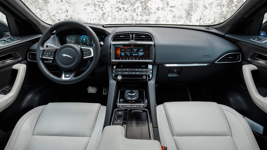  Jaguar F-Pace S 2016 года  (фото 28 из 30)